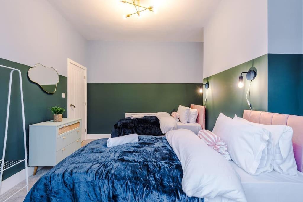 5 Bed Salford Sanctuary Retreat Villa Manchester Exterior photo